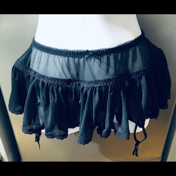 La Vie En Rose Black Garter Skirt M Like New! - Picture 3 of 13